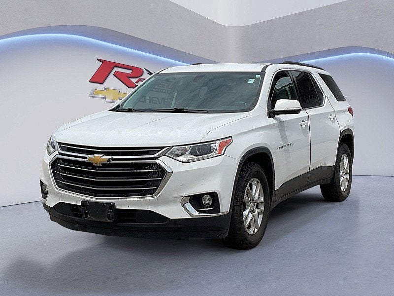2019 Chevrolet Traverse LT Leather in Summit White — front three-quarter view